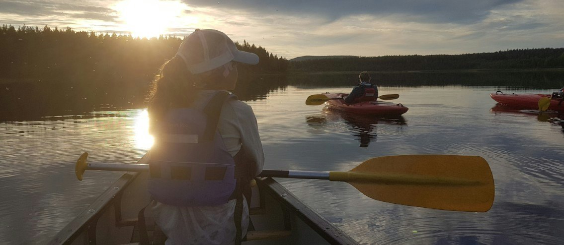 Kanottur i stilla vatten